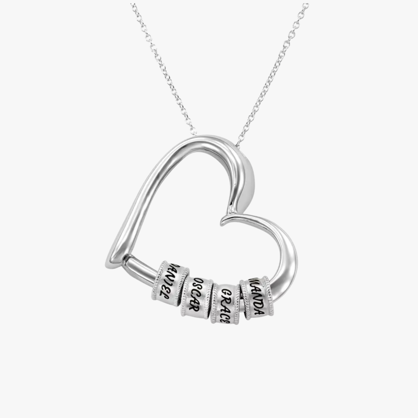 Stilvolle Herzkette mit gravierten Charms