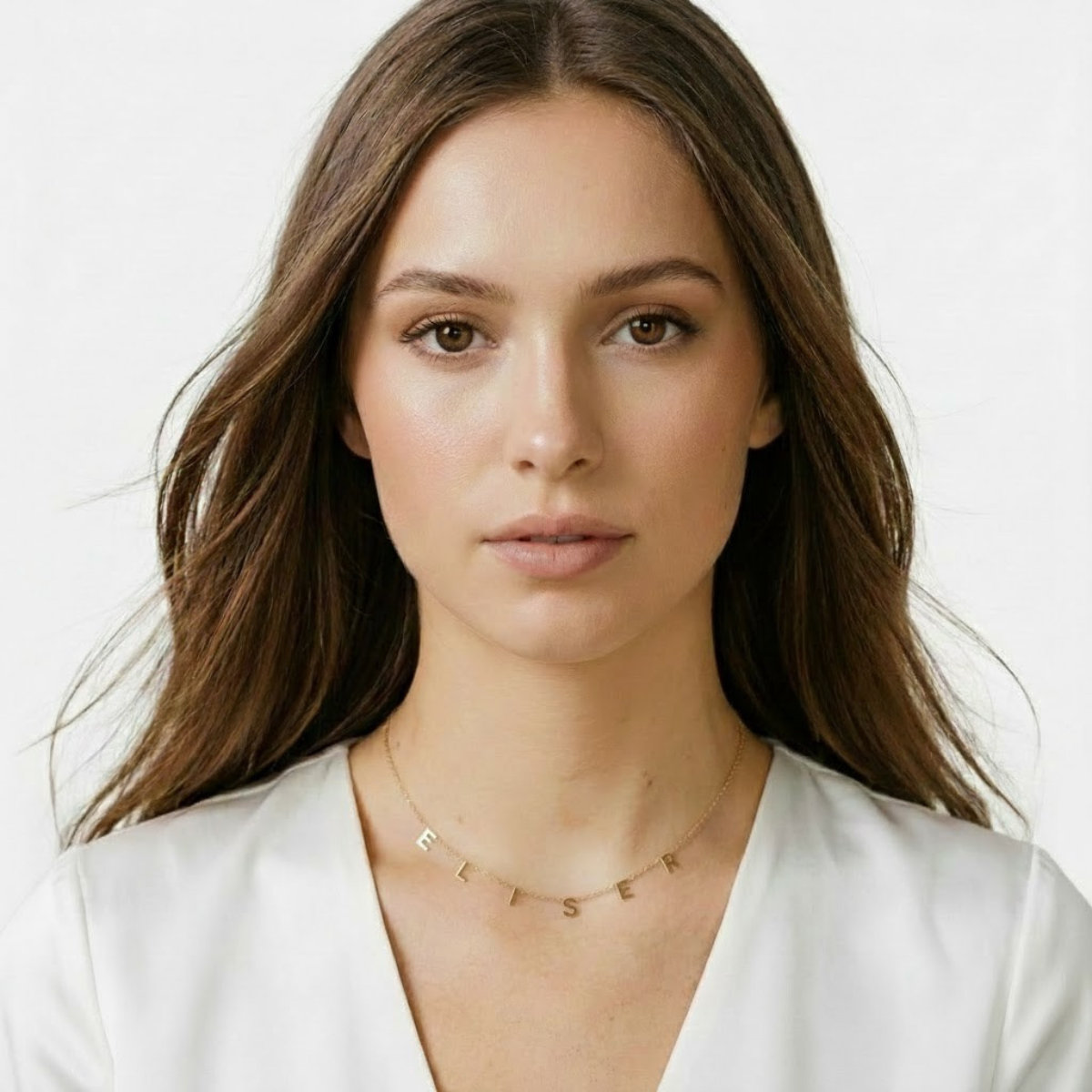 Dezente Halskette mit Buchstaben